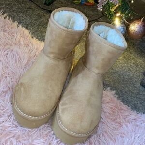 Cozy Tan Suede Ankle Boots with Plush Lining